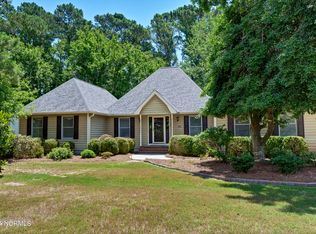 101 Divot Ct, Hampstead, NC 28443