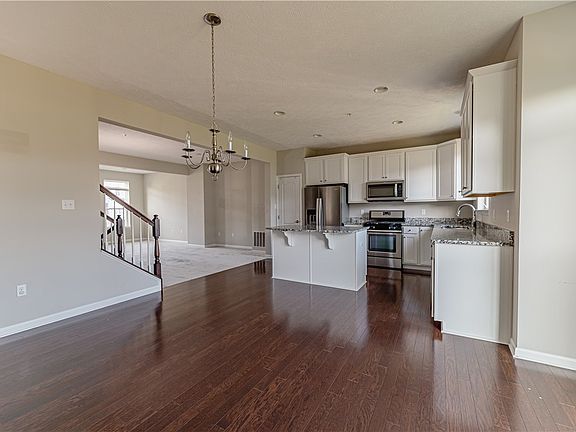 3rd image of 216 Eagle Dr