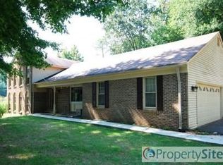 16600 Summertree Ct, Rockville, MD 20853