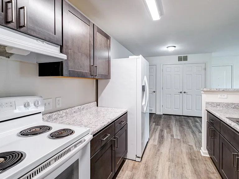 Ada Park Apartments — Photo 5