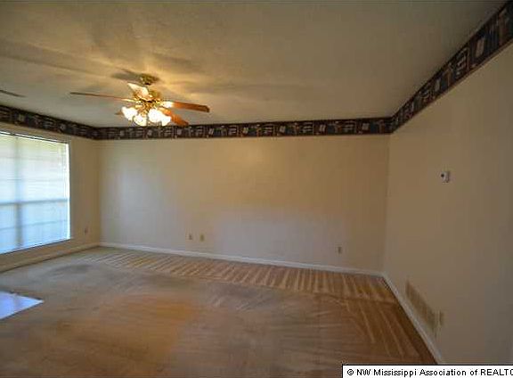 3rd image of 5767 Garden Walk W