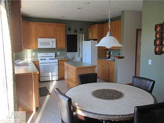 3rd image of 2181 Burcham Dr
