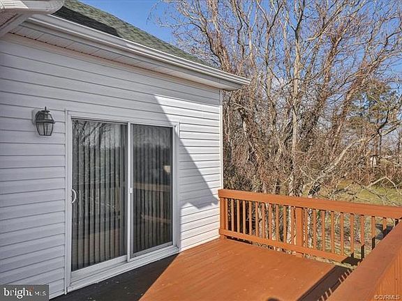 5th image of 150 Stonewall Ct