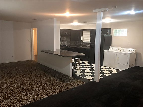 2nd image of 2403 Sherwood Ln #B
