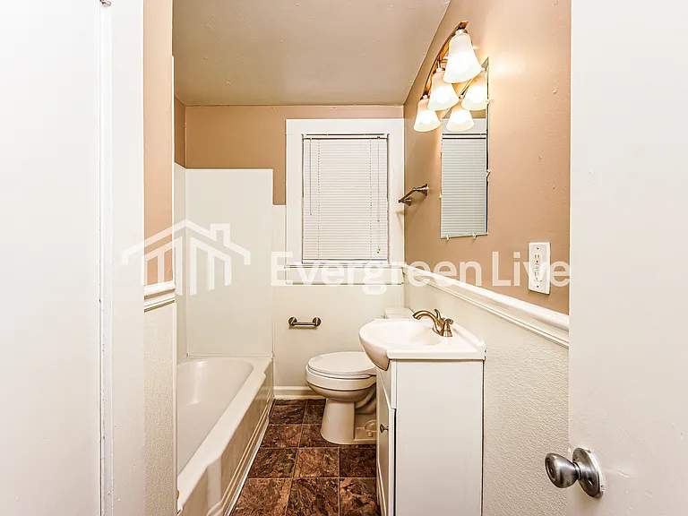 1832 Circlewood Dr — Photo 8