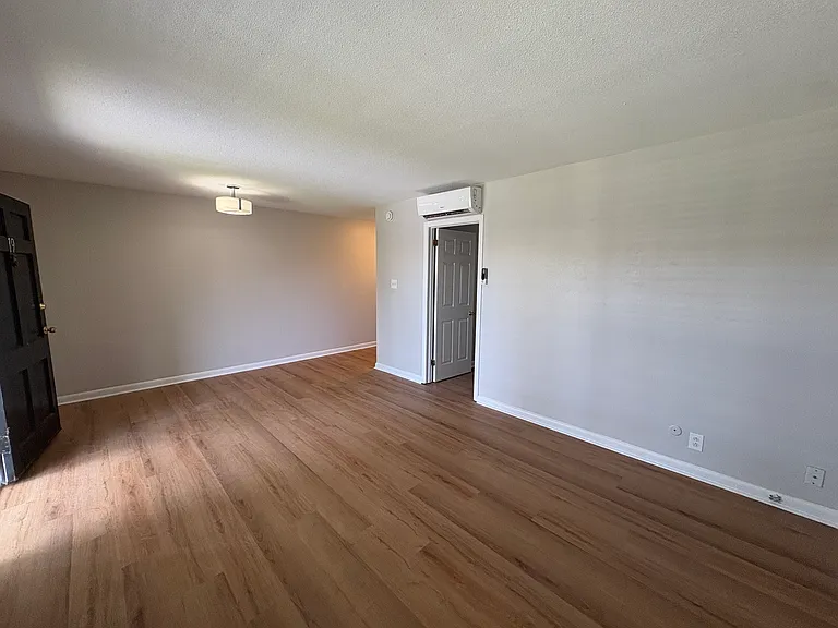 Tara House West Apartments — Photo 8