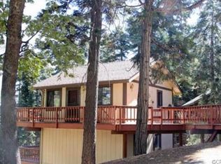 863 Lake View Dr, Twin Peaks, CA 92391