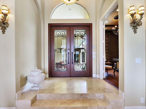 4th image of 513 Les Jardin Dr