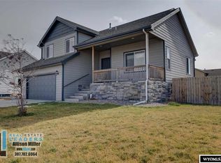 1743 Inca Trl, Bar Nunn, WY 82601