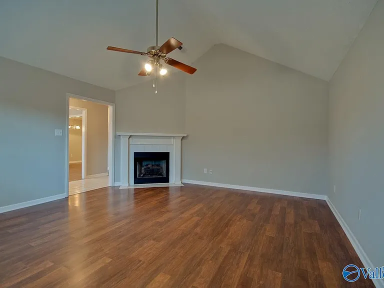 113 Claytor Ln — Photo 5