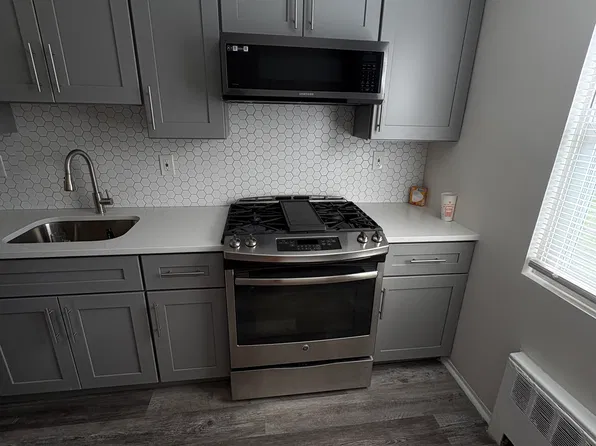 14 Carolyn Ter #12, Roselle, NJ 07203