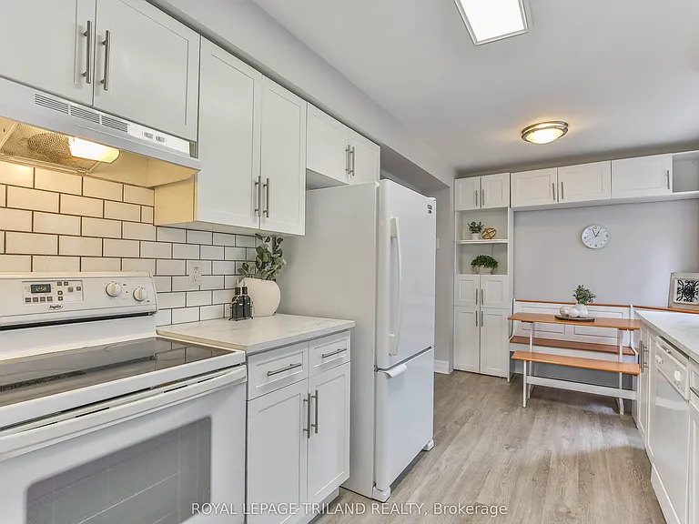 952 Thistledown Way — Photo 8