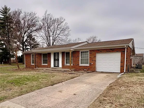 56 Moorland Dr, Granite City, IL 62040