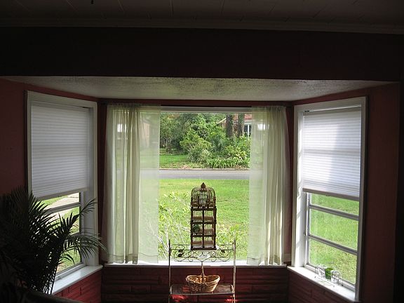 Bay Window/ Living Room