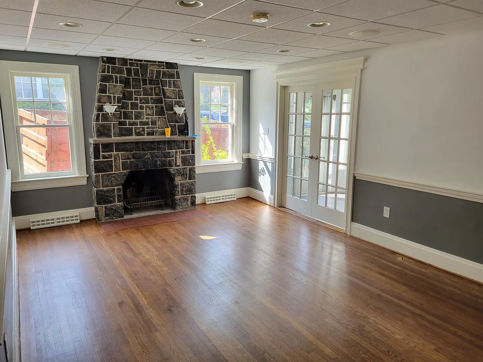 2 bed, 850 sqft, $2,000 — Photo 2