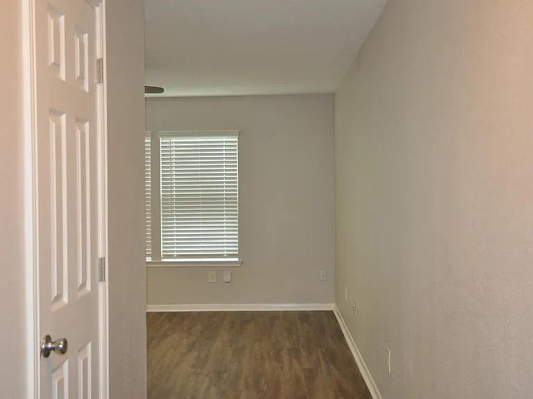 16025 Summerville Lake Dr — Photo 7