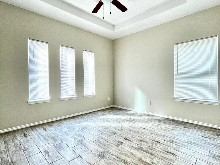 5203 N Hiawatha Dr #1 — Photo 12