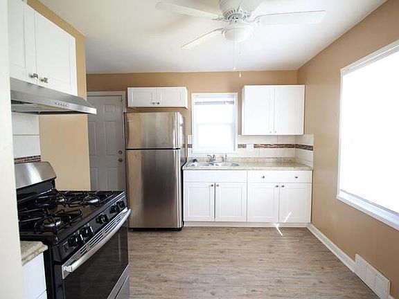 2nd image of 9537 Charlotte St