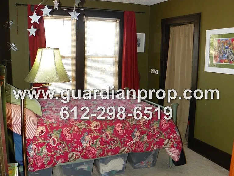 983 Edmund Ave — Photo 16