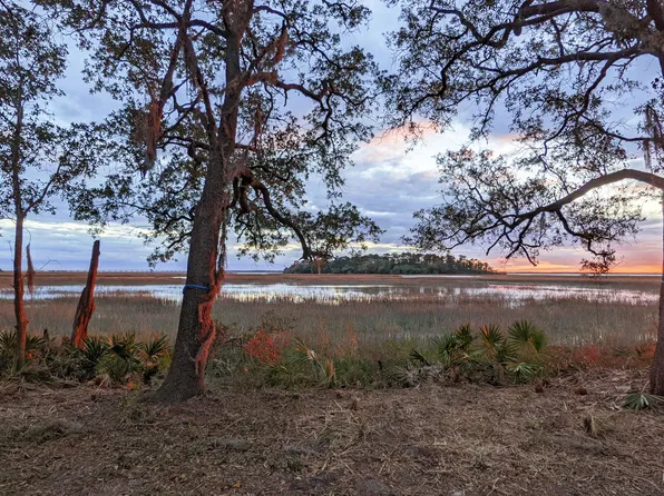 88 Old Oyster Factory Rd, Beaufort, SC 29906