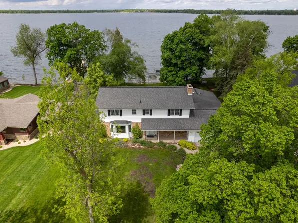616 Shorewood Dr, Detroit Lakes, MN 56501