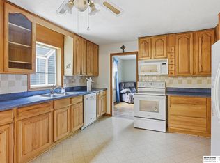 2627 N 70th St, Omaha, NE 68104