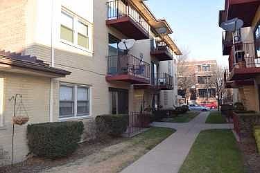 5th image of 5511 W Higgins Ave APT 1B