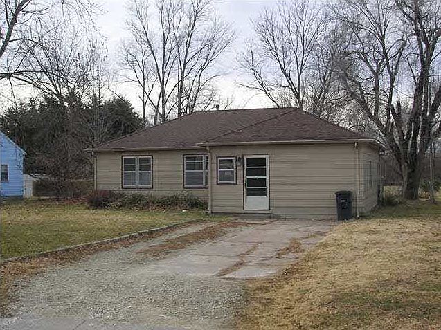 1st image of 1635 Terrace Dr