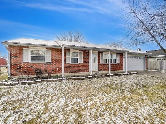 3rd image of 2418 Saint Andrews Dr