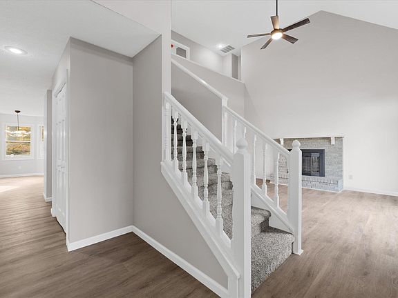 3rd image of 2711 W Trenton Overlook
