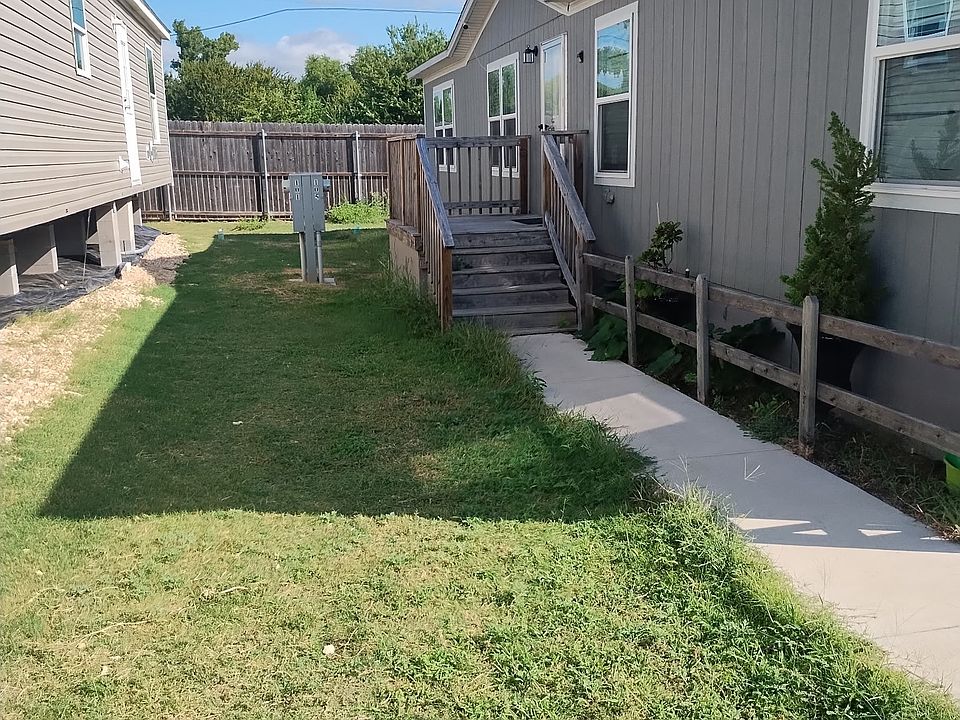 1st image of 105 Atakapa Ct