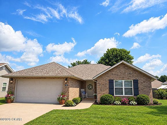 2nd image of 206 Prairie Ln