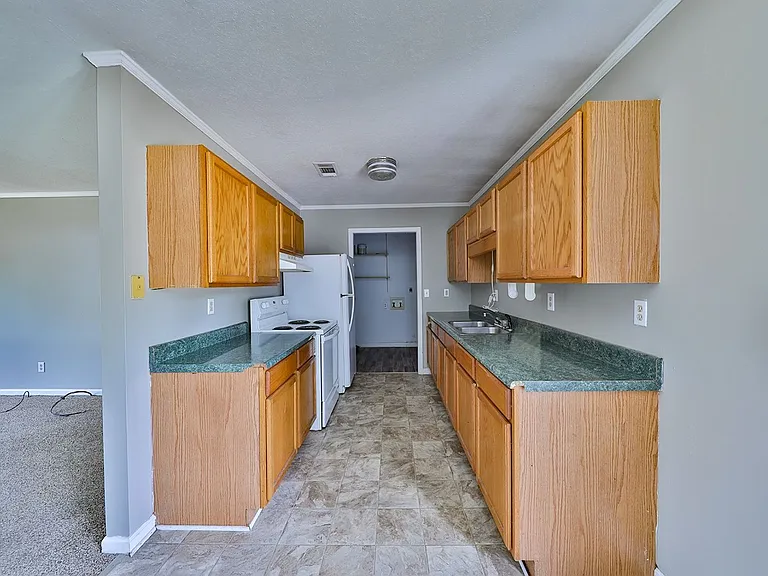 217 E St — Photo 4