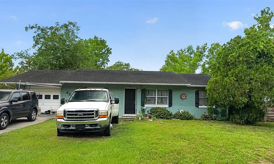 1st image of 4340 NE 25th Ter