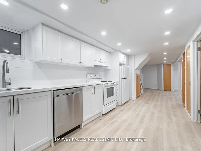 44 Browning Ave #BASEMENT — Photo 12