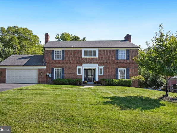 2420 E Gate Dr, Silver Spring, MD 20906