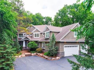 3727 Shady Oak Rd, Minnetonka, MN 55305