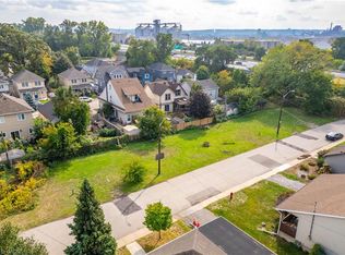 11 Knapmans Dr, Hamilton, ON L8H 7G2