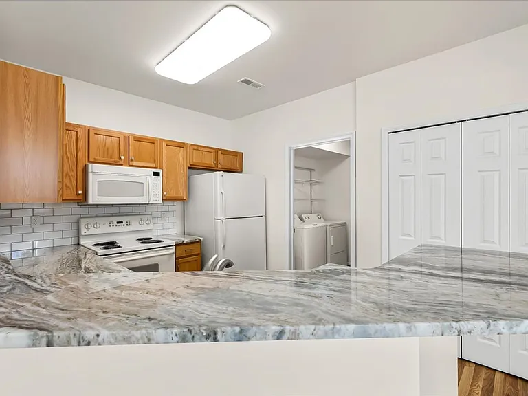 17104 Chesapeake Cir — Photo 4