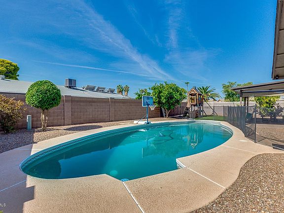 SPARKLING POOL