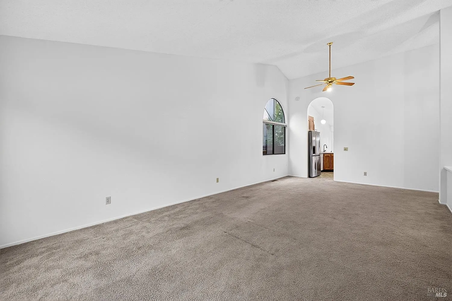 527 Mallory Avenue - Photo 3
