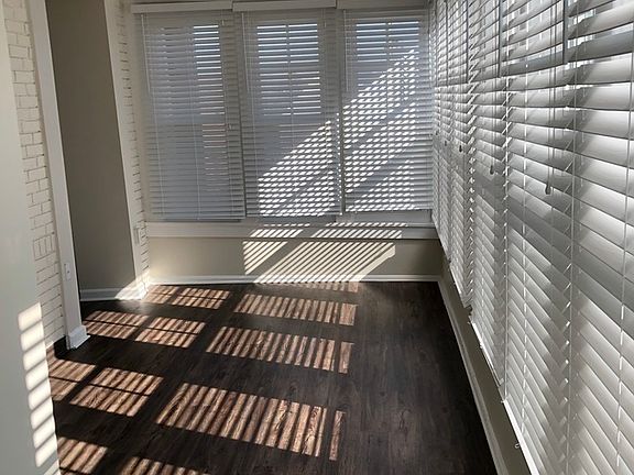 3rd image of 340 Saint Clair Ave APT 200