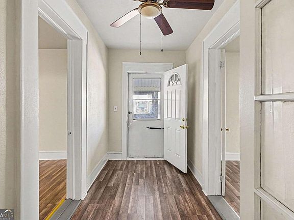 4th image of 107 1st St