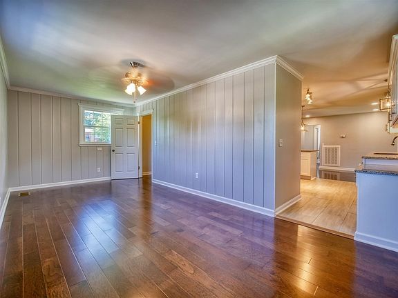 4th image of 505 Northcrest Dr