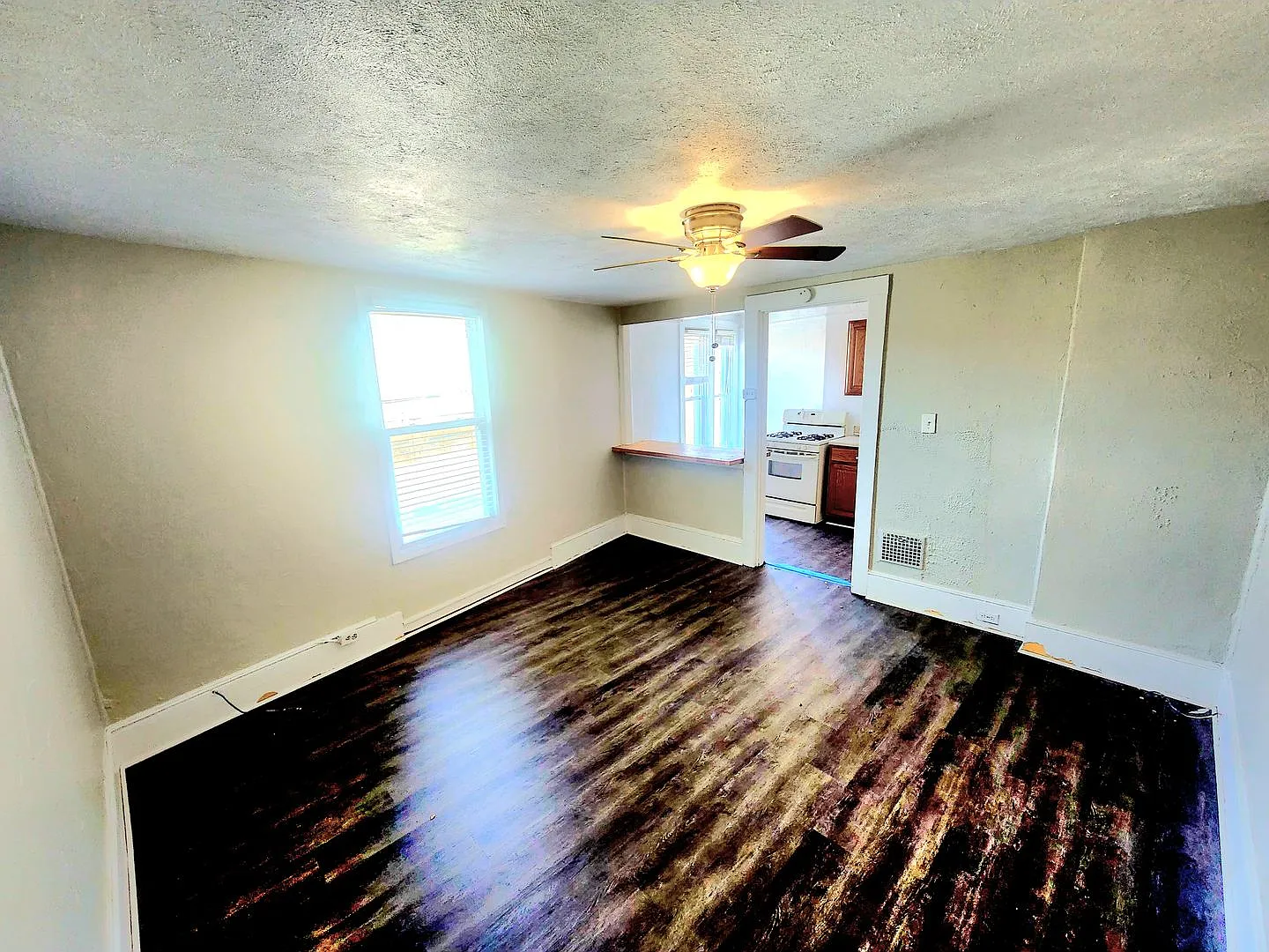 102 Center Ave — Photo 3