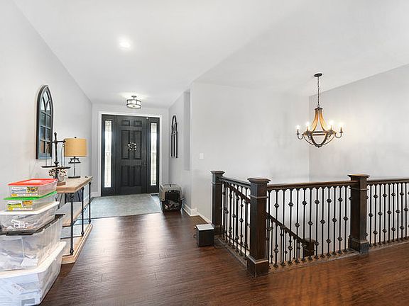 3rd image of 25232 Parkside Dr
