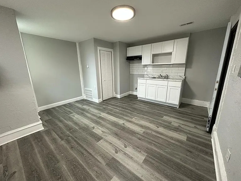 1311 W Roosevelt Blvd #3 — Photo 5