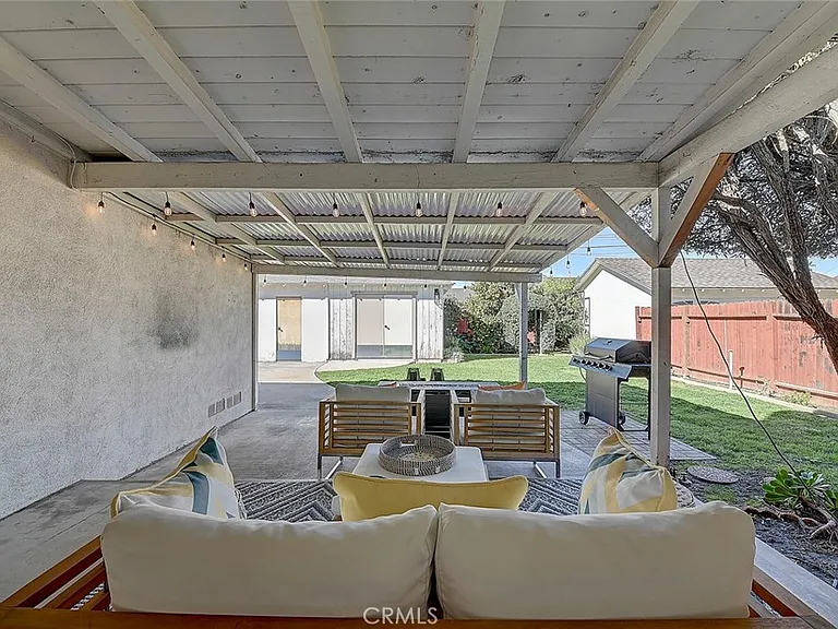 444 N Shattuck Pl — Photo 12