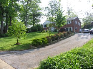 5906 Brookview Dr, Alexandria, VA 22310