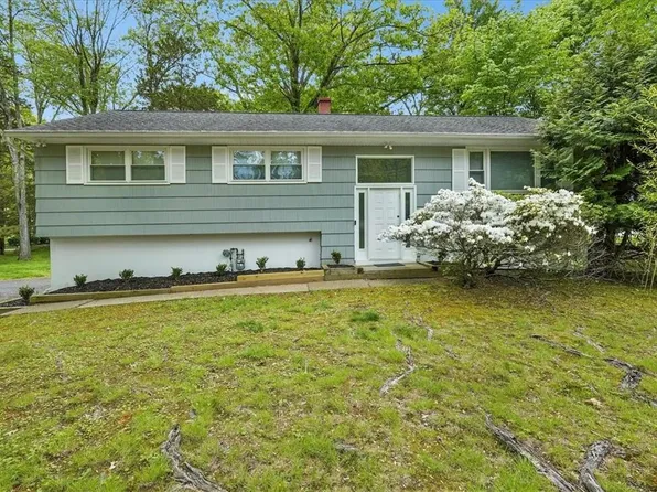 2 Mandon Terrace, New City, NY 10956